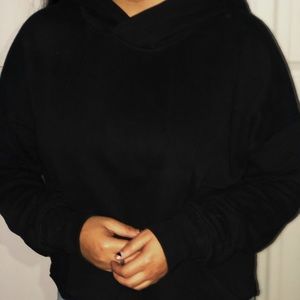 plain black cropped hoodie